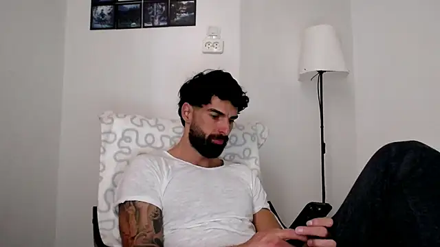 Snapshot of Verycutex chatting on 03-01-26, 09:20 Verycutex online show from 03-01-26, 09:20