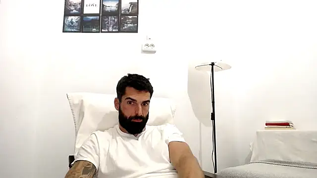 Verycutex online show from 10-21-25, 05:34