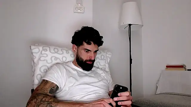 Snapshot of Verycutex chatting on 02-08-26, 10:24 Verycutex online show from 02-08-26, 10:24