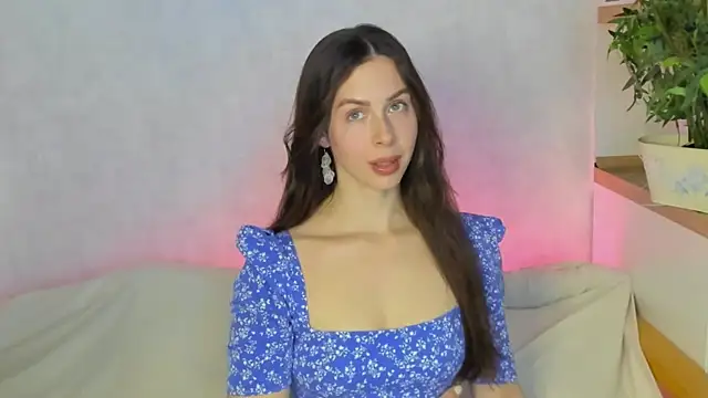 Teresa Hardly online show from 11-17-25, 07:51