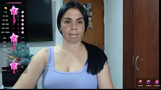 Snapshot of selena_ferri chatting on 02-09-25, 01:33 selena ferri online show from 02-09-25, 01:33