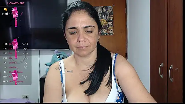 Snapshot of selena_ferri chatting on 02-13-25, 07:42 selena ferri online show from 02-13-25, 07:42