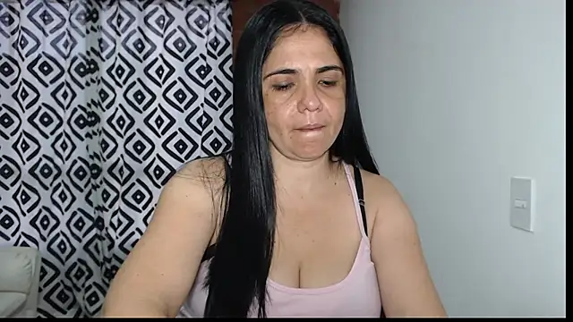 Snapshot of selena_ferri chatting on 01-28-25, 11:07 selena ferri online show from 01-28-25, 11:07