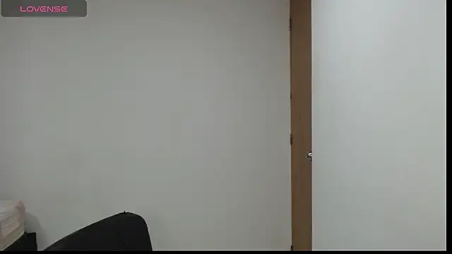 Snapshot of selena_ferri chatting on 10-09-25, 01:28 selena ferri online show from 10-09-25, 01:28