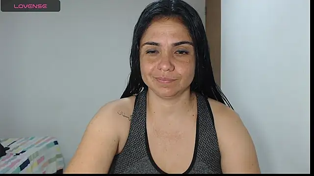 Snapshot of selena_ferri chatting on 10-15-25, 02:32 selena ferri online show from 10-15-25, 02:32