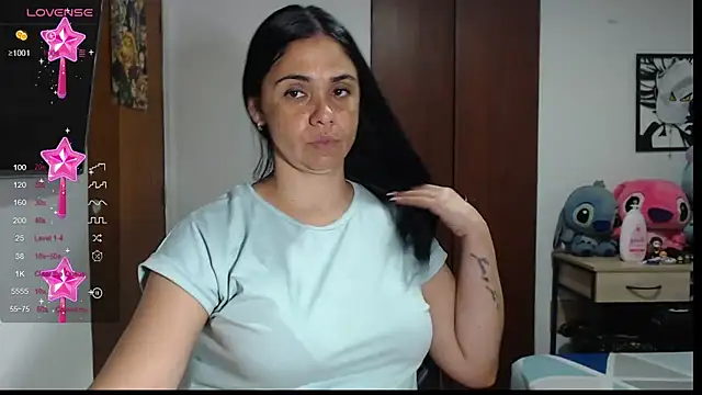 Snapshot of selena_ferri chatting on 03-16-25, 02:10 selena ferri online show from 03-16-25, 02:10
