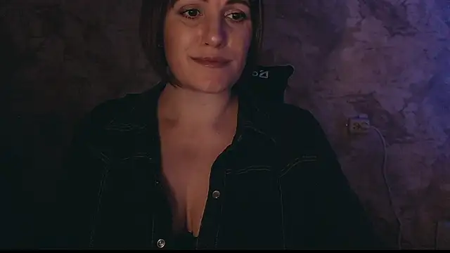 Snapshot of _letty_ chatting on 03-19-25, 09:16  letty  online show from 03-19-25, 09:16