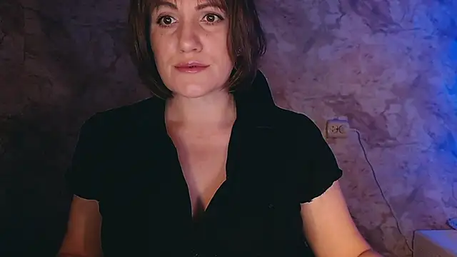 Snapshot of _letty_ chatting on 12-19-24, 08:34  letty  online show from 12-19-24, 08:34