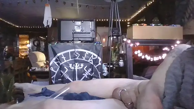 Makowboy online show from 10-25-25, 10:21