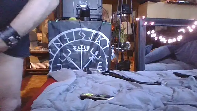 Makowboy online show from 10-30-25, 07:44