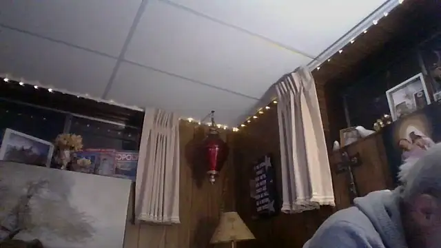 Snapshot of Makowboy chatting on 02-11-25, 06:08 Makowboy online show from 02-11-25, 06:08