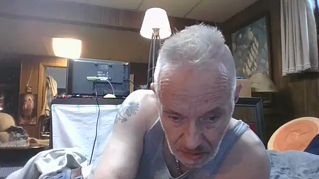 Snapshot of Makowboy chatting on 10-07-25, 08:21 Makowboy online show from 10-07-25, 08:21