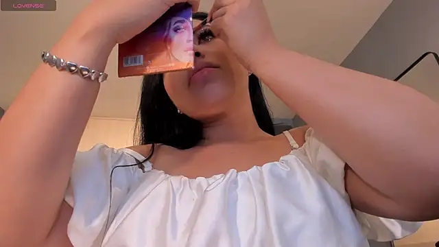 MiaRoberts1 online show from 11-13-25, 06:01