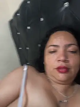 Snapshot of NIKOLE1301 chatting on 06-19-26, 02:34 NIKOLE1301 online show from 06-19-26, 02:34