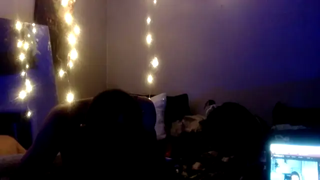 Snapshot of lickthecat chatting on 10-28-25, 06:34 lickthecat online show from 10-28-25, 06:34