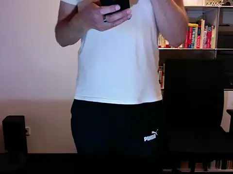 Slave 75 online show from 09-10-25, 05:56