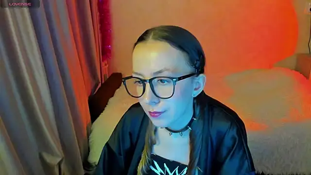 CurlySteph online show from 10-12-25, 02:51