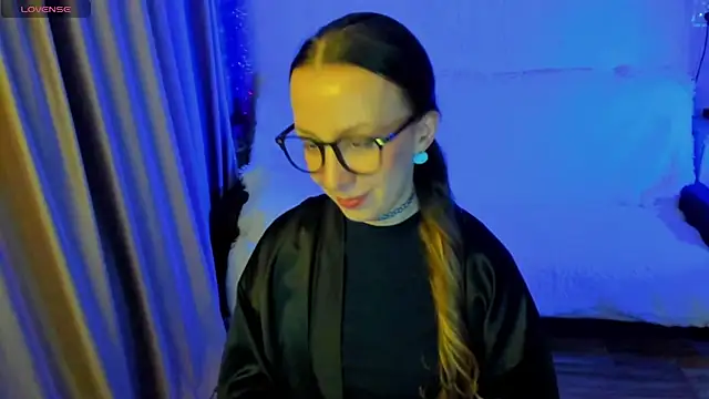 CurlySteph online show from 11-28-25, 05:24