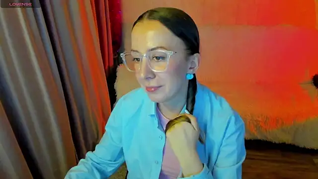 CurlySteph online show from 11-24-25, 05:35