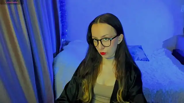 CurlySteph online show from 10-23-25, 04:38