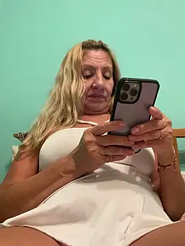 camelia3 online show from 10-22-25, 12:43