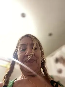 camelia3 online show from 12-19-25, 01:13