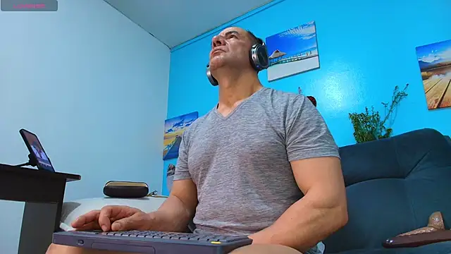 juanses n toro online show from 10-01-25, 01:04