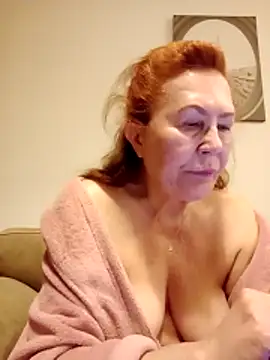 Hottie-Mom online show from 04-21-26, 08:37