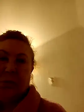 Hottie-Mom online show from 11-05-25, 07:55