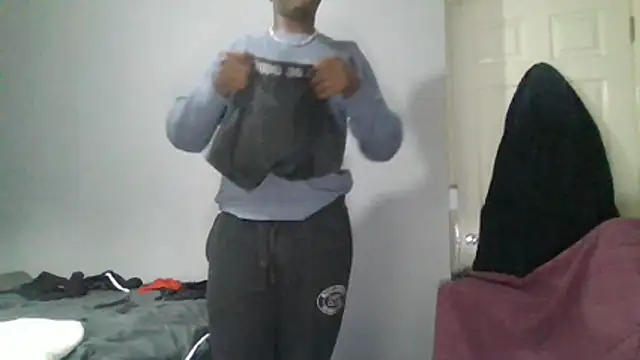 Snapshot of bigdickplay99 chatting on 05-29-26, 01:50 bigdickplay99 online show from 05-29-26, 01:50