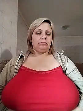 Snapshot of EvaCristal chatting on 03-18-25, 07:22 EvaCristal online show from 03-18-25, 07:22