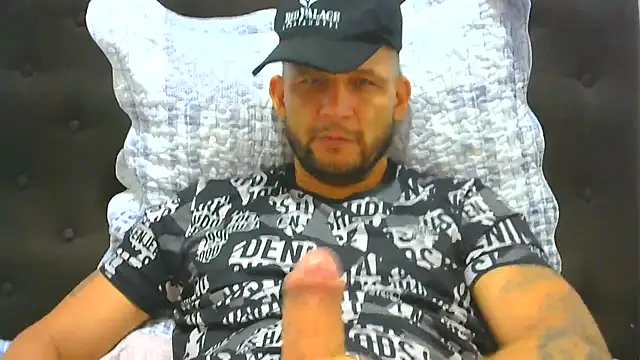 Snapshot of altenori112 chatting on 07-18-26, 01:25 altenori112 online show from 07-18-26, 01:25