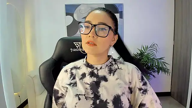 SaraParker  online show from 03-06-25, 03:56