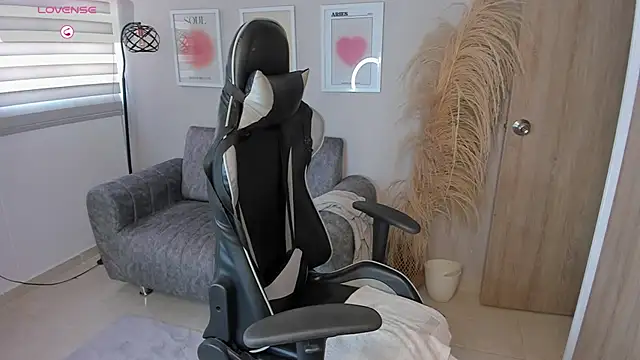 ashley 23  online show from 10-22-25, 06:40