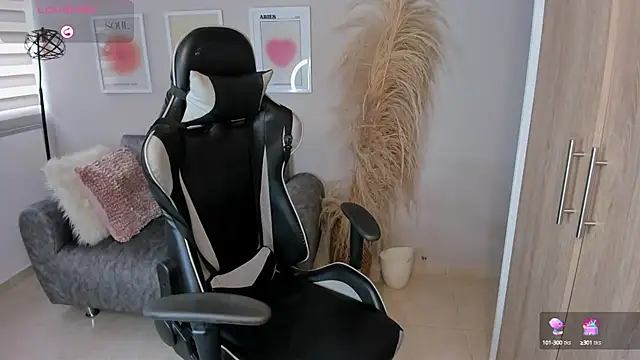 ashley 23  online show from 10-09-25, 07:03