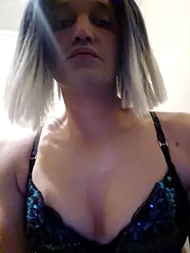 Snapshot of Karolina8787 chatting on 10-10-25, 04:24 Karolina8787 online show from 10-10-25, 04:24