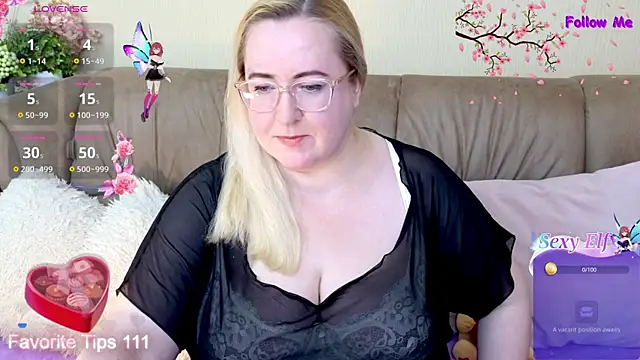Snapshot of Ginesia chatting on 06-21-26, 12:44 Ginesia online show from 06-21-26, 12:44