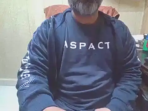 Snapshot of hairymaster95 chatting on 02-01-26, 07:06 hairymaster95 online show from 02-01-26, 07:06