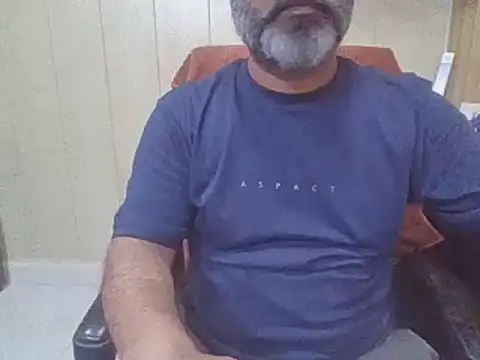 Snapshot of hairymaster95 chatting on 07-19-26, 06:11 hairymaster95 online show from 07-19-26, 06:11