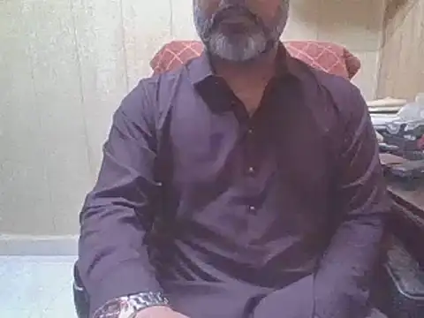Snapshot of hairymaster95 chatting on 06-10-26, 04:03 hairymaster95 online show from 06-10-26, 04:03