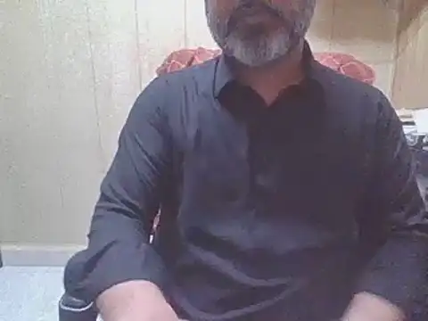 Snapshot of hairymaster95 chatting on 06-09-26, 04:35 hairymaster95 online show from 06-09-26, 04:35