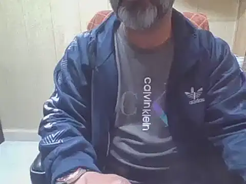 Snapshot of hairymaster95 chatting on 02-22-26, 07:44 hairymaster95 online show from 02-22-26, 07:44