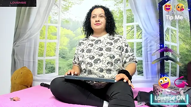 nikool32 online show from 11-08-25, 12:20