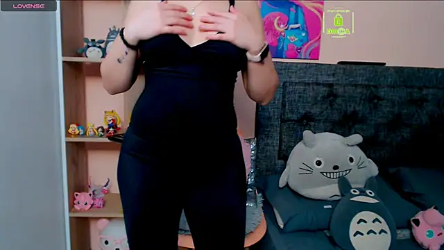 Snapshot of dolly_saylor chatting on 02-18-25, 06:37 dolly saylor online show from 02-18-25, 06:37