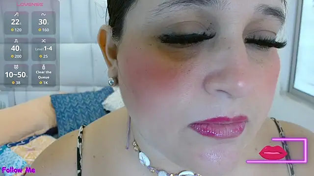 Kerly Doll online show from 11-20-25, 12:50