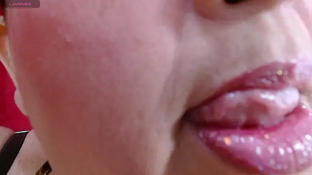 Kerly Doll online show from 05-17-26, 03:34