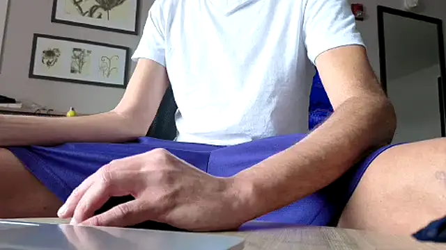 Snapshot of smokenstrokex chatting on 01-18-25, 06:21 smokenstrokex online show from 01-18-25, 06:21