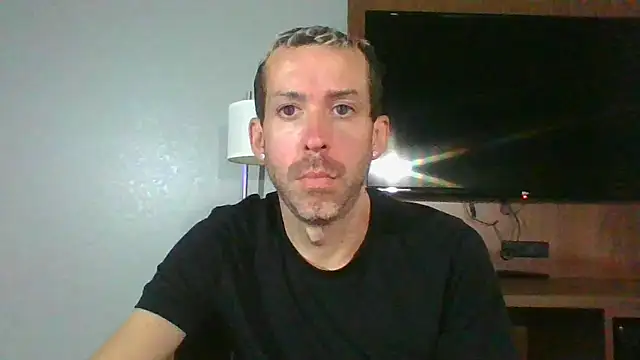 Snapshot of smokenstrokex chatting on 09-10-25, 04:33 smokenstrokex online show from 09-10-25, 04:33