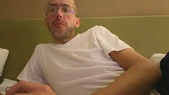 Snapshot of smokenstrokex chatting on 01-18-25, 03:05 smokenstrokex online show from 01-18-25, 03:05