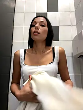  MiaQueen  online show from 10-04-25, 07:26